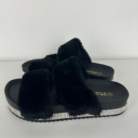 Mudd Womens Lauren Rhinestone Fuzzy Faux Fur Black Sandal Slide Slippers 36 - Picture 2 of 6